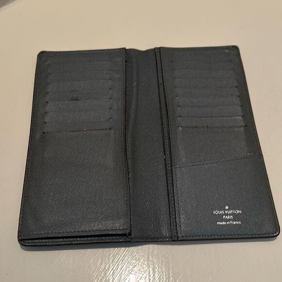 Louis Vuitton Bifold Cardholder Long Wallet Gray Textured Leather Minimalist - Picture 4 of 15